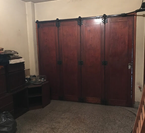 VENTA VIVIENDA 3 AMBIENTES EN P.A. CON COCHERA Y 2 LOCALES