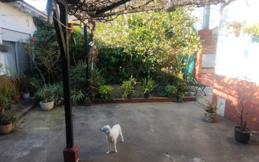 CASA DE 4 AMBIENTES BANFIELD