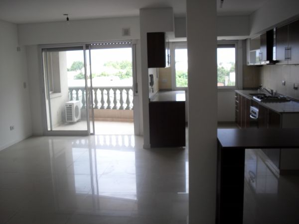 Hermoso 3 Ambientes con Cochera Exclusiva