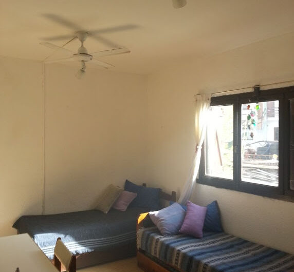 DEPARTAMENTO DE 2 AMBIENTES CON COCHERA Y PARRILLA EN PATIO