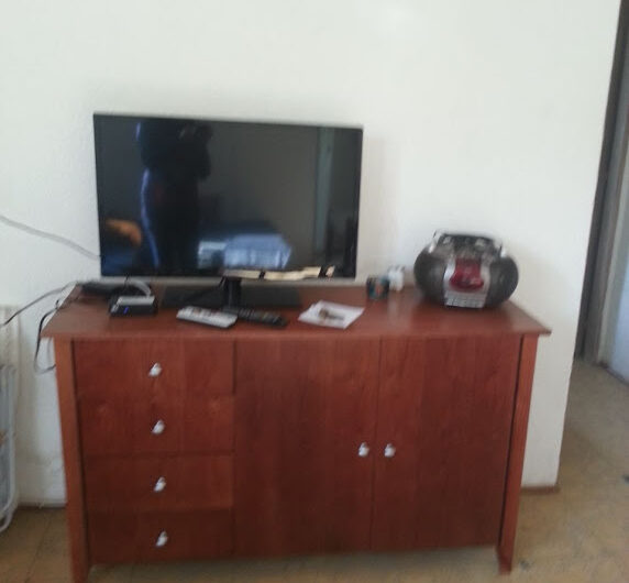 DEPARTAMENTO DE 2 AMBIENTES CON COCHERA Y PARRILLA EN PATIO