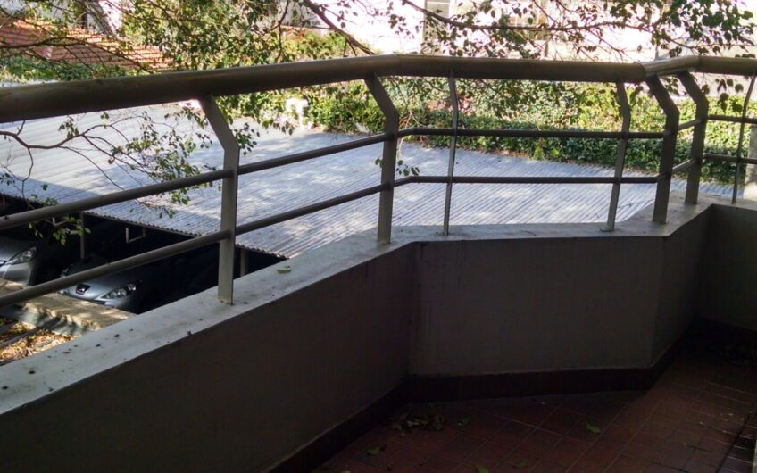 2 Ambientes Muy bueno con Patio