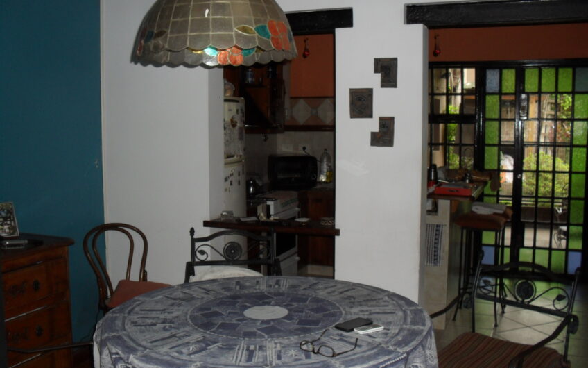 CASA DE ESTILO RECICLADA A NUEVO